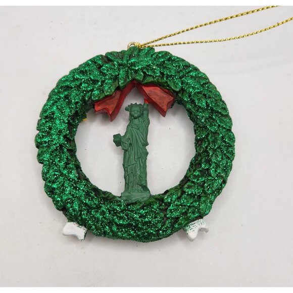 NYC Statue of Liberty Wreath Ornament - New‎ York City Christmas Souvenir Gift - Picture 2 of 3